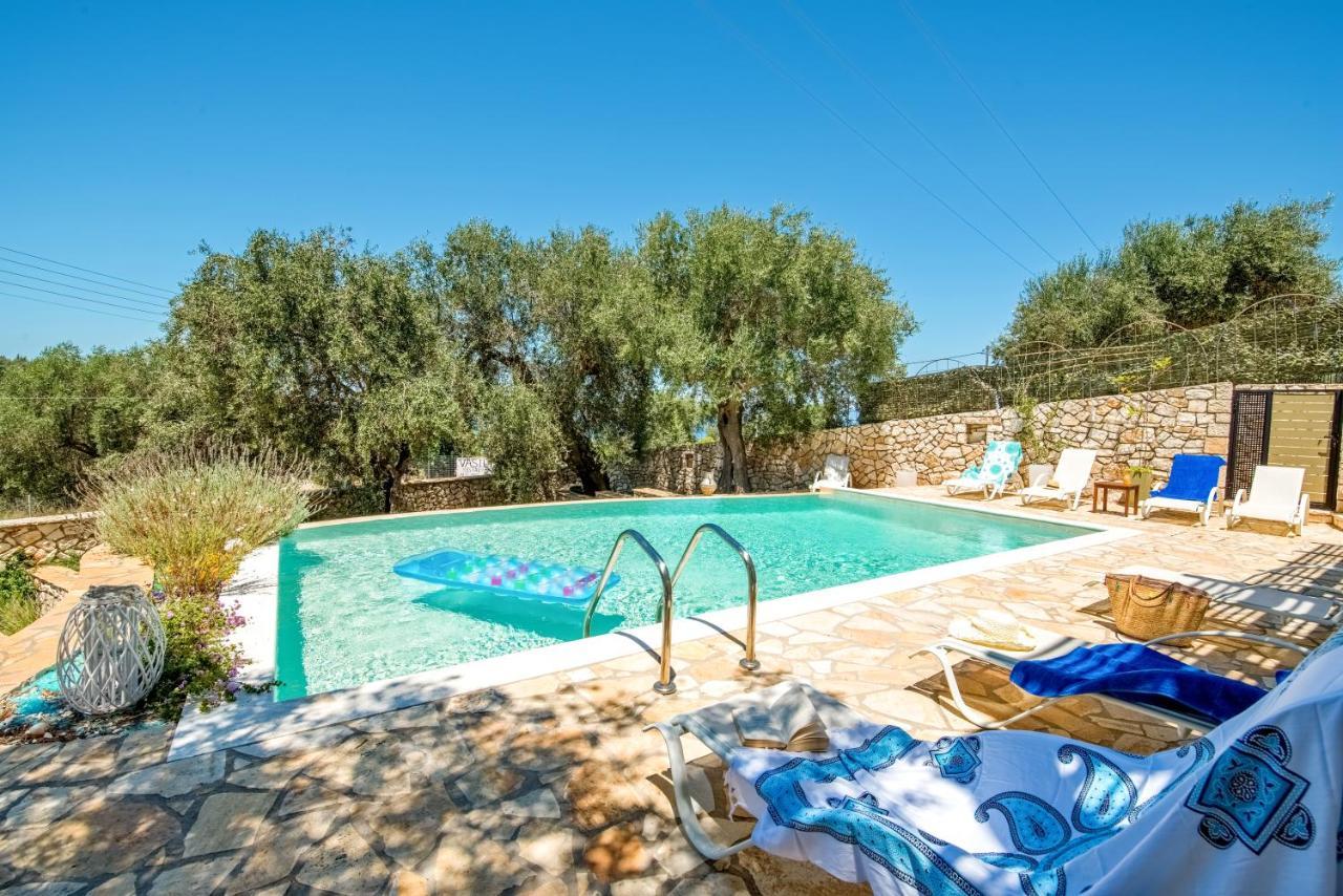 Villa Bougarini Haven Family Villa Rock Pool Oasis Ieromonachos Exterior foto